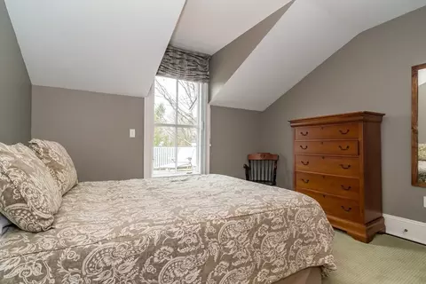 Bedroom - 76 Crest Rd, Wellesley, MA 02482 photo 2 of 4