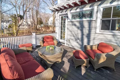 Exterior - 76 Crest Rd, Wellesley, MA 02482 photo 2 of 7