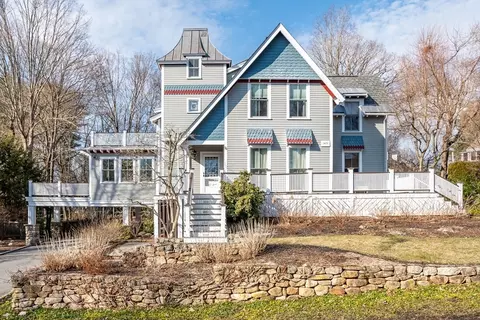 76 Crest Rd, Wellesley, MA 02482