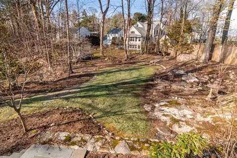 Exterior - 76 Crest Rd, Wellesley, MA 02482 photo 6 of 7