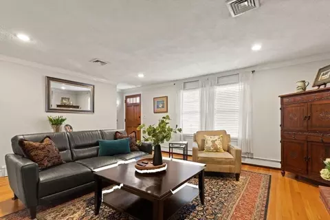 Living - 20 Sandra Ln, Reading, MA 01867 photo 3 of 3