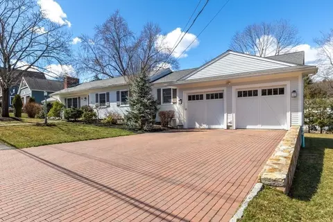 20 Sandra Ln, Reading, MA 01867
