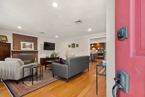Entry Way - 20 Sandra Ln, Reading, MA 01867 photo 1 of 2