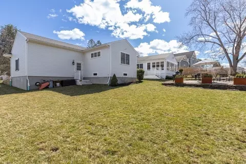 Exterior - 20 Sandra Ln, Reading, MA 01867 photo 8 of 9