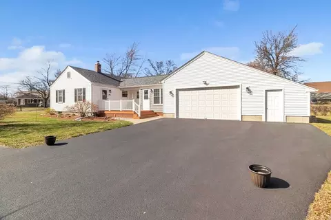 207 Poplar St, Agawam, MA 01030