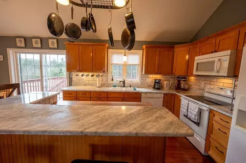 253 Oakham Rd, Barre, MA 01005 photo 13