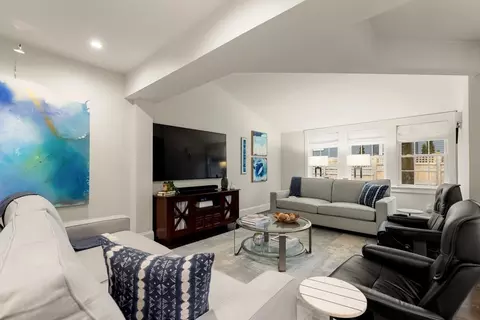 Living - 245 Summer Ave, Reading, MA 01867 photo 3 of 4