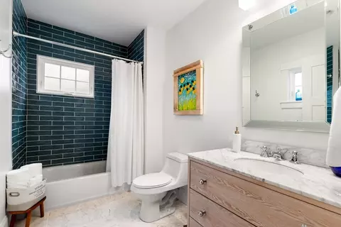 Bath - 245 Summer Ave, Reading, MA 01867 photo 2 of 6