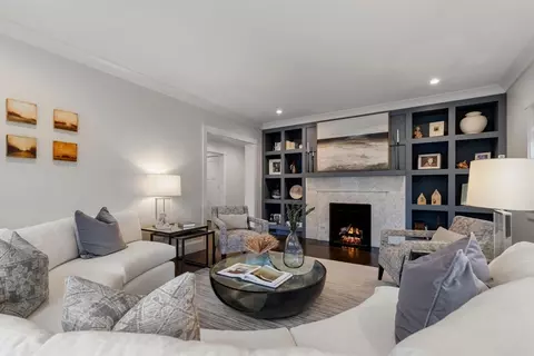Living - 245 Summer Ave, Reading, MA 01867 photo 2 of 4
