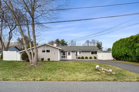 9 Tara Rd, Framingham, MA 01701