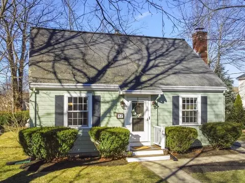 32 Chestnut Rd, Reading, MA 01867