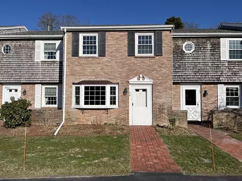 56 Captain Cook Ln #56, Centerville, MA 02632