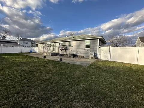 4 Booth Rd, Methuen, MA 01844 photo 6