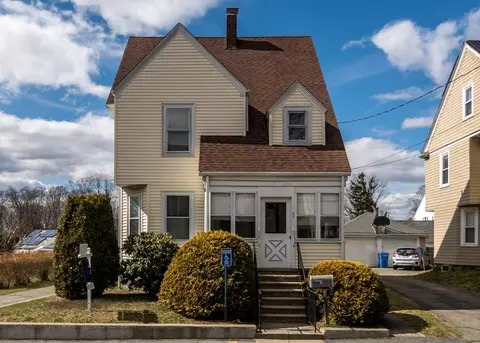 27 Gilbert St, Waltham, MA 02451