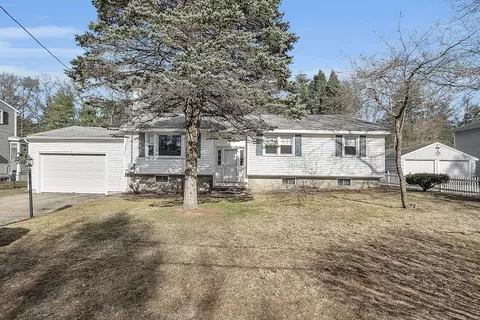 7 Rock Ave, Hudson, MA 01749