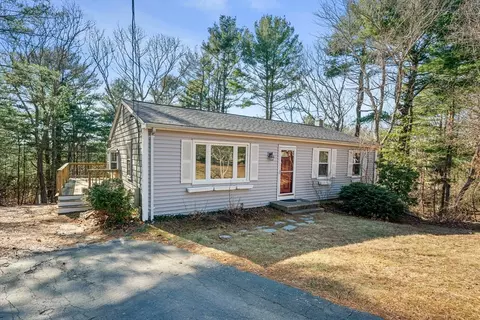 76 Barouche Dr, Marshfield, MA 02050 photo 2