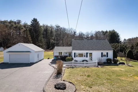 21 Martin Farms Rd, Hampden, MA 01036