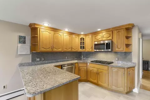 172 Chestnut St #9, North Andover, MA 01845