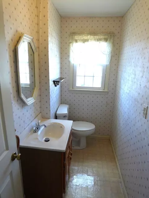 92 Wrentham Rd, Springfield, MA 01119 photo 20
