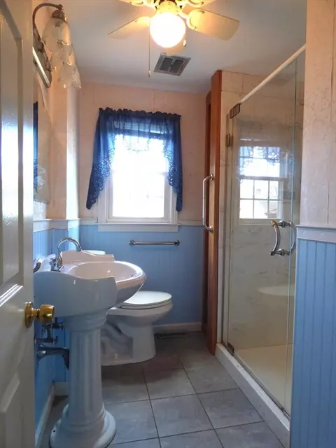 92 Wrentham Rd, Springfield, MA 01119 photo 15