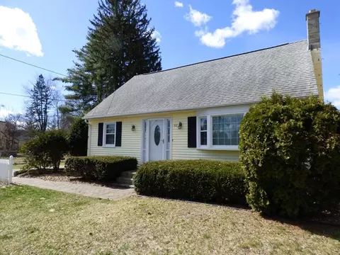 92 Wrentham Rd, Springfield, MA 01119 photo 3