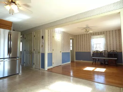 92 Wrentham Rd, Springfield, MA 01119 photo 11