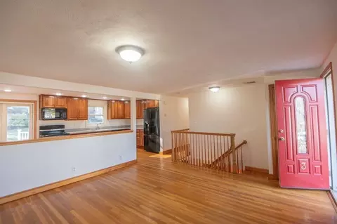 3 Pershing Rd, Salem, MA 01970 photo 5