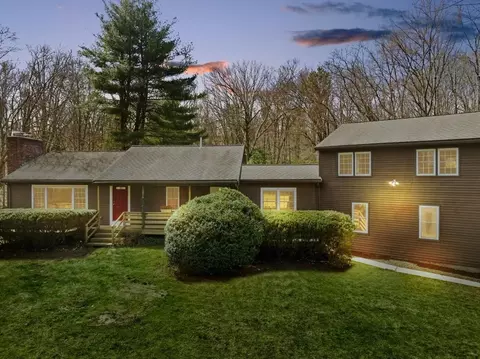110 Cumberland Ave, North Attleboro, MA 02760