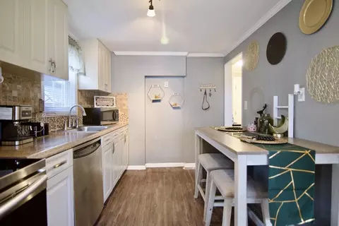 62 Midway St, Springfield, MA 01151 photo 13