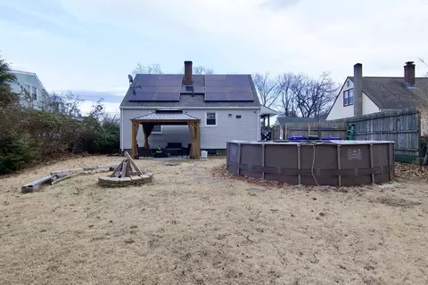 62 Midway St, Springfield, MA 01151 photo 4