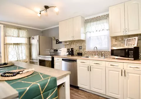 62 Midway St, Springfield, MA 01151 photo 10