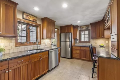 19 Dustin Rd, Reading, MA 01867 photo 12