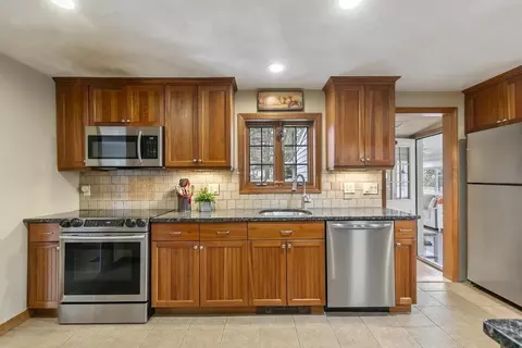 19 Dustin Rd, Reading, MA 01867 photo 14