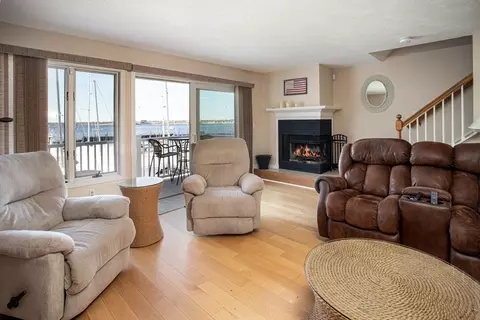Living - 700 Shore Dr #613, Fall River, MA 02721 photo 1 of 3