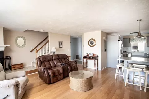 Living - 700 Shore Dr #613, Fall River, MA 02721 photo 2 of 3
