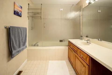 Bath - 700 Shore Dr #613, Fall River, MA 02721 photo 2 of 3