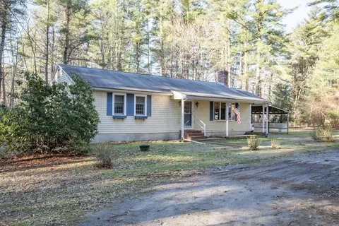 14 Loon Pond Rd, Lakeville, MA 02347