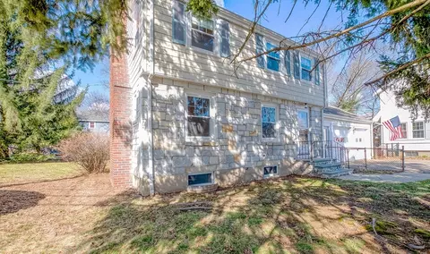 Exterior - 4 Hillside Rd, Dedham, MA 02026 photo 2 of 7