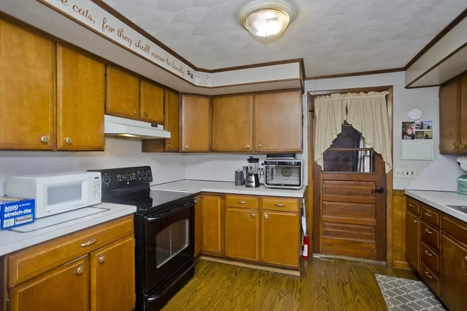 Kitchen - 42 Massasoit Ave, West Springfield, MA 01089 photo 1 of 4