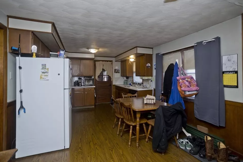 Kitchen - 42 Massasoit Ave, West Springfield, MA 01089 photo 4 of 4