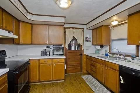 42 Massasoit Ave, West Springfield, MA 01089 photo 5