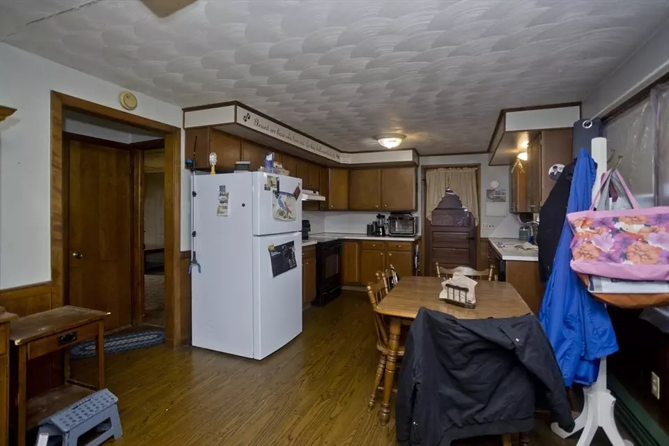 Kitchen - 42 Massasoit Ave, West Springfield, MA 01089 photo 3 of 4