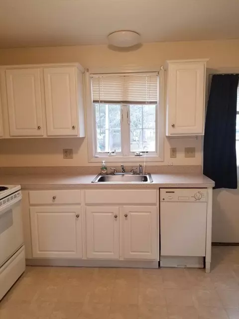 59 Apthorp St, Worcester, MA 01606 photo 11