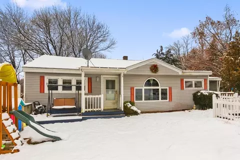 32 Hamblett Ave, Dracut, MA 01826 photo 2
