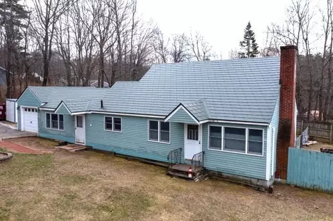 9 Warner Ln, Hampton, NH 03842