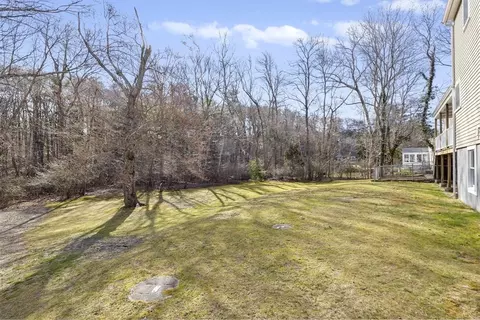 Exterior - 7 Pioneer Rd, Hingham, MA 02043 photo 3 of 7