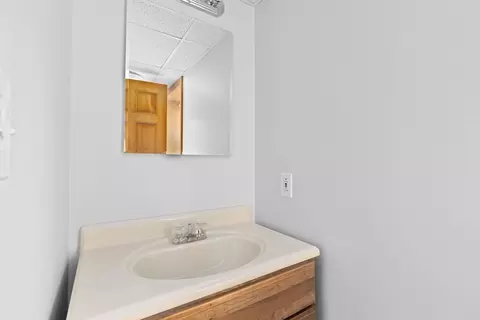 Bath - 7 Pioneer Rd, Hingham, MA 02043 photo 3 of 3