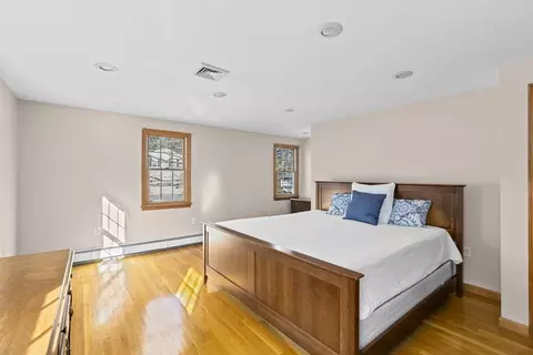 Bedroom - 7 Pioneer Rd, Hingham, MA 02043 photo 1 of 3