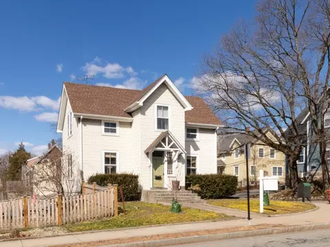 497 Auburn St, Newton, MA 02466