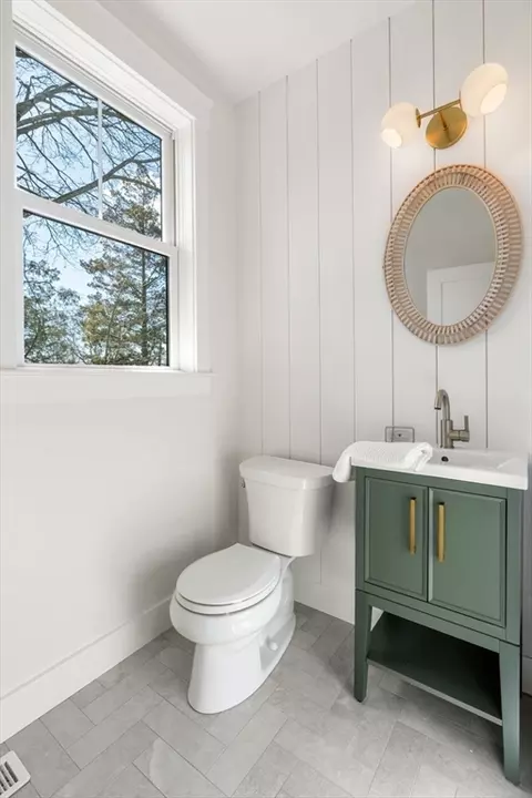 Bath - 95 Wompatuck, Hingham, MA 02043 photo 1 of 10